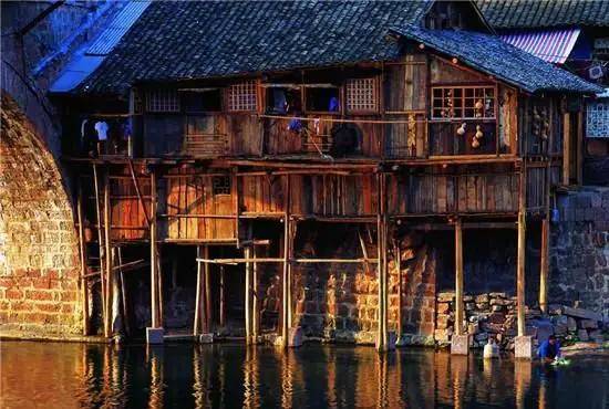 星空·综合体育|
中国传统修建这么多 怎样分辨中国各式传统修建(图13) 星空·综合体育|
中国传统修建这么多 怎样分辨中国各式传统修建(图13)